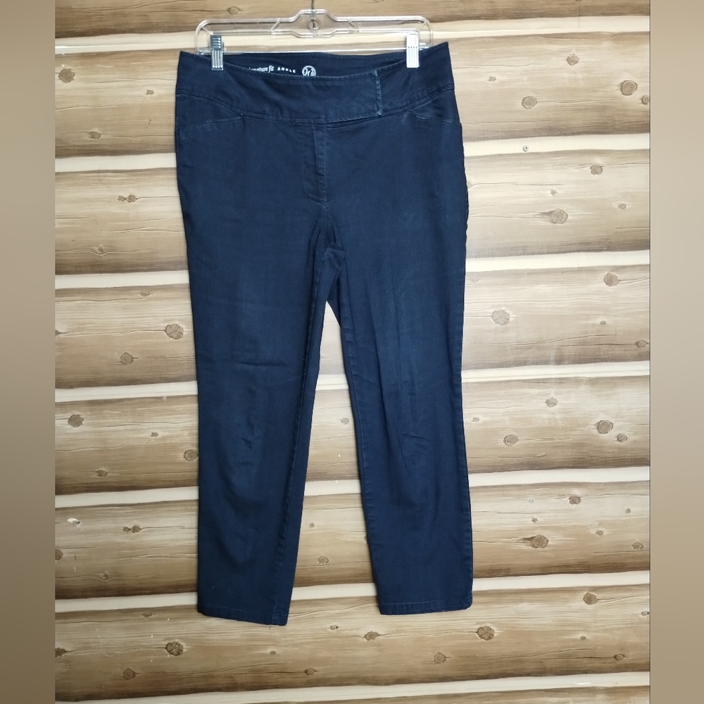 Signature‎ petite signature Fit anckle women jeans size 10